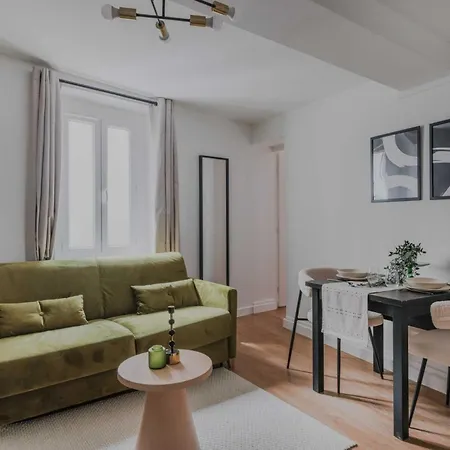 Charming Flat - 1br 4p - Voltaire Nation شقة