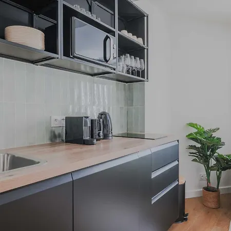 Charming Flat - 1br 4p - Voltaire Nation